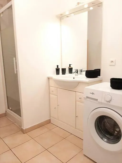 Proche Aeroport A Pied, Le Reve Rose. Apartment Tille